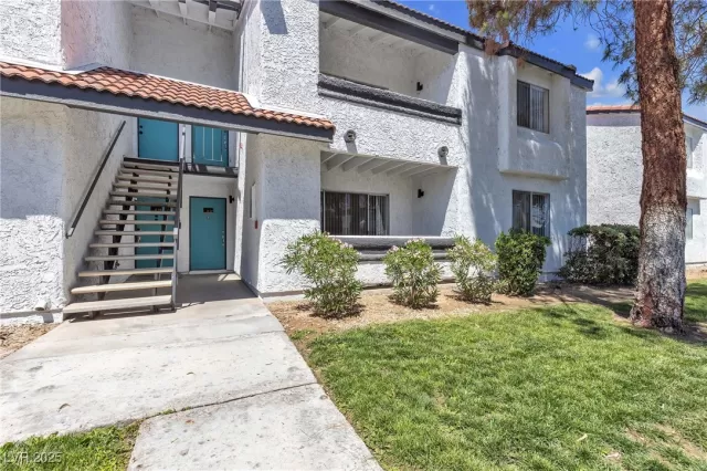 MLS: 2681736 Condo For Sale