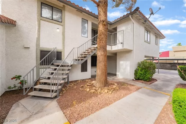 MLS: 2681763 Condo For Sale