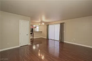 Photo #2: 2681809 Listing