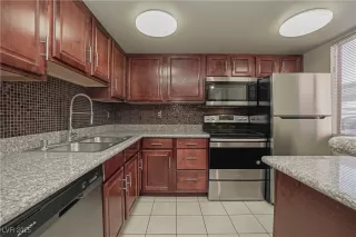 Photo #6: 2681809 Listing