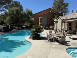 Photo #6: 2681825 Listing