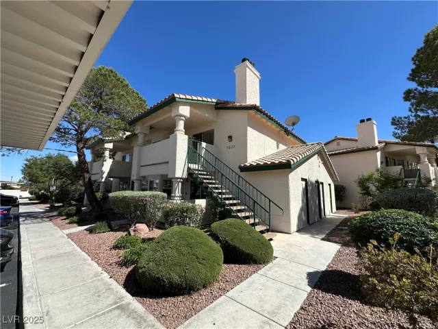 MLS: 2681830 Condo For Sale