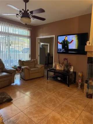 Photo #2: 2681853 Listing