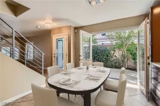 Photo #2: 2681882 Listing