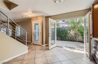 Photo #3: 2681882 Listing