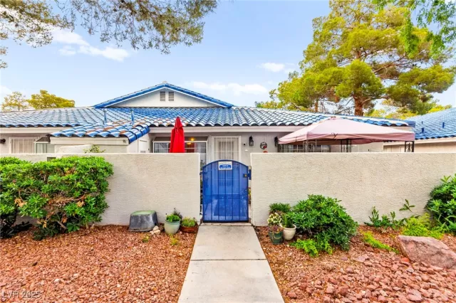 MLS: 2681899 Condo For Sale