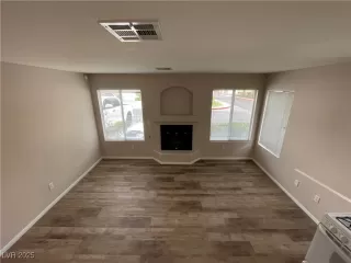 Photo #2: 2681907 Listing 