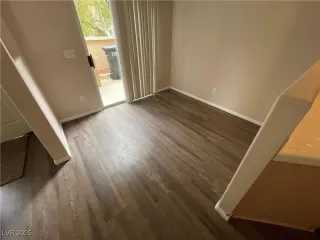 Photo #4: 2681907 Listing 