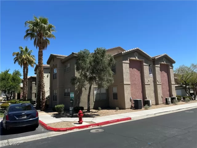 MLS: 2681949 Condo For Sale