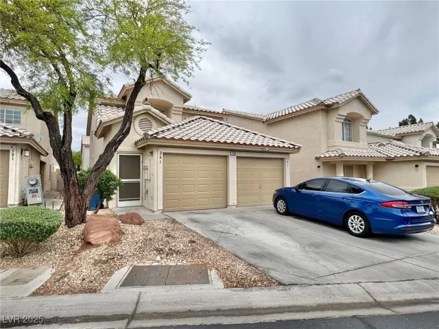 MLS: 2681952 Condo For Sale