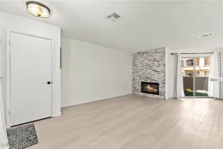 Photo #6: 2681983 Listing