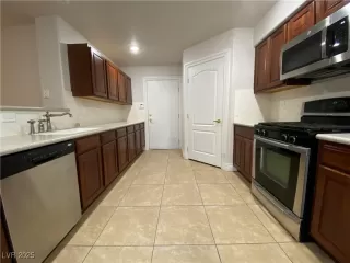 Photo #2: 2681995 Listing 