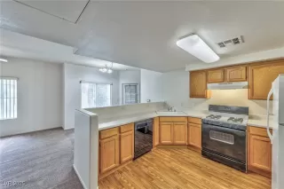 Photo #4: 2682017 Listing 