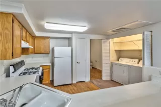 Photo #5: 2682017 Listing 