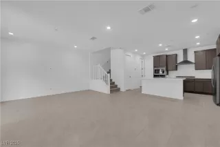 Photo #6: 2682021 Listing