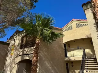 Photo #5: 2682023 Listing