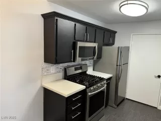 Photo #6: 2682023 Listing