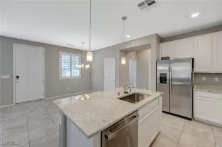 Photo #3: 2682032 Listing 