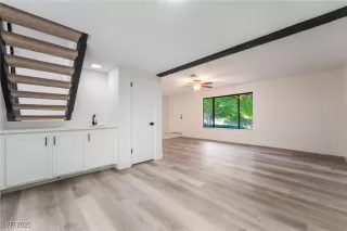 Photo #2: 2682041 Listing