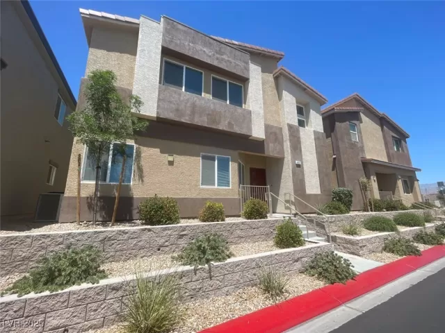 MLS: 2682072 Condo For Sale