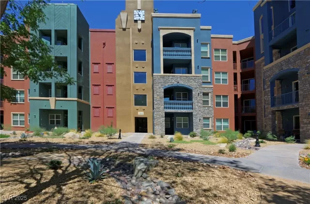 MLS: 2682073 Condo For Sale