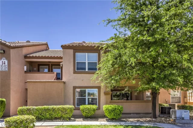 MLS: 2682074 Condo For Sale