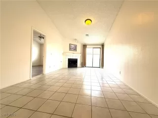 Photo #1: 2682096 Listing 