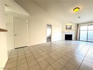 Photo #2: 2682096 Listing 