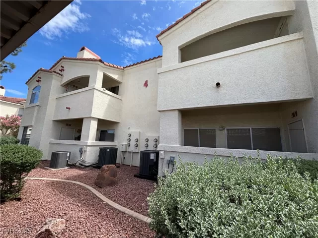 MLS: 2682109 Condo For Sale