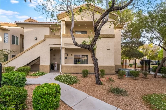 MLS: 2682115 Condo For Sale