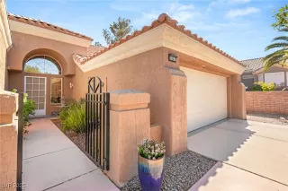 Photo #1: 2682117 Listing