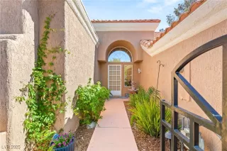 Photo #2: 2682117 Listing