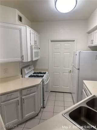 Photo #6: 2682131 Listing 