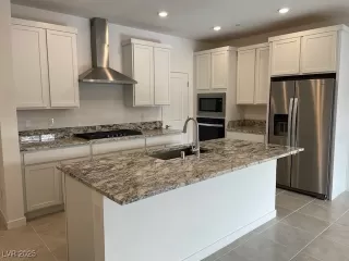 Photo #1: 2682135 Listing