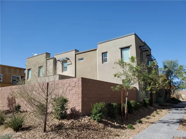 MLS: 2682149 Condo For Sale