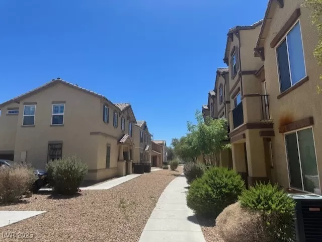 MLS: 2682173 Condo For Sale