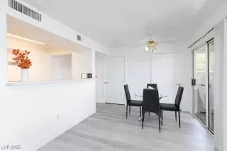 Photo #4: 2682190 Listing