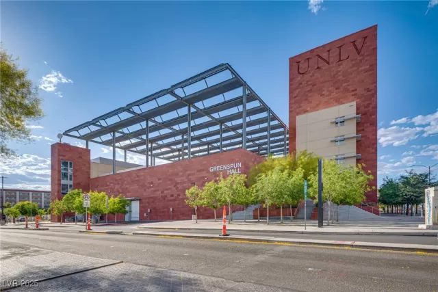 MLS: 2682195 Condo For Sale