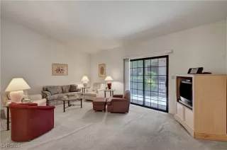 Photo #2: 2682257 Listing