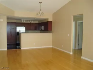 Photo #2: 2682328 Listing 