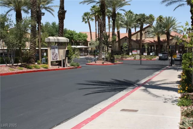 MLS: 2682411 Condo For Sale