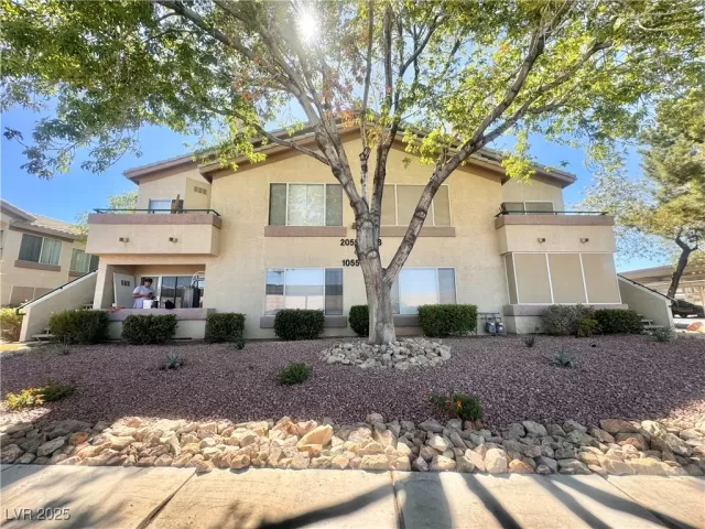 MLS: 2682426 Condo For Sale