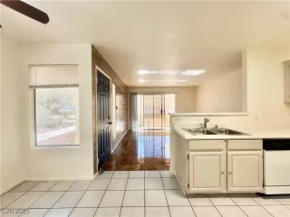 Photo #4: 2682426 Listing