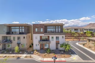 Photo #1: 2682438 Listing 