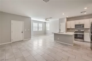 Photo #2: 2682443 Listing 