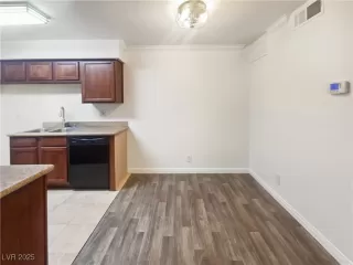 Photo #6: 2682477 Listing