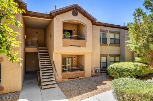 MLS: 2682501 Condo For Sale