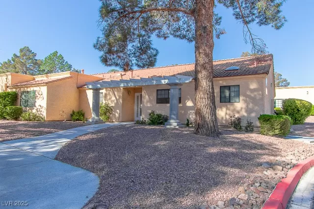 MLS: 2682508 Condo For Sale