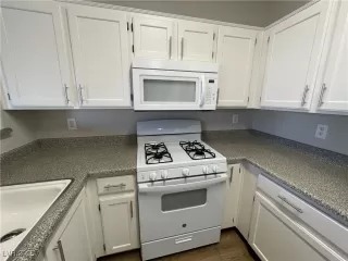 Photo #5: 2682541 Listing 