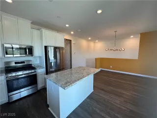 Photo #3: 2682563 Listing 